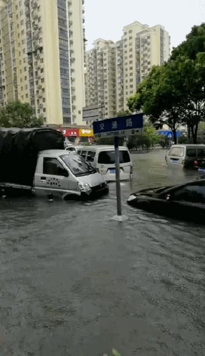 溫州臺風最新預警信號發布，全力守護城市安全備戰風雨時刻